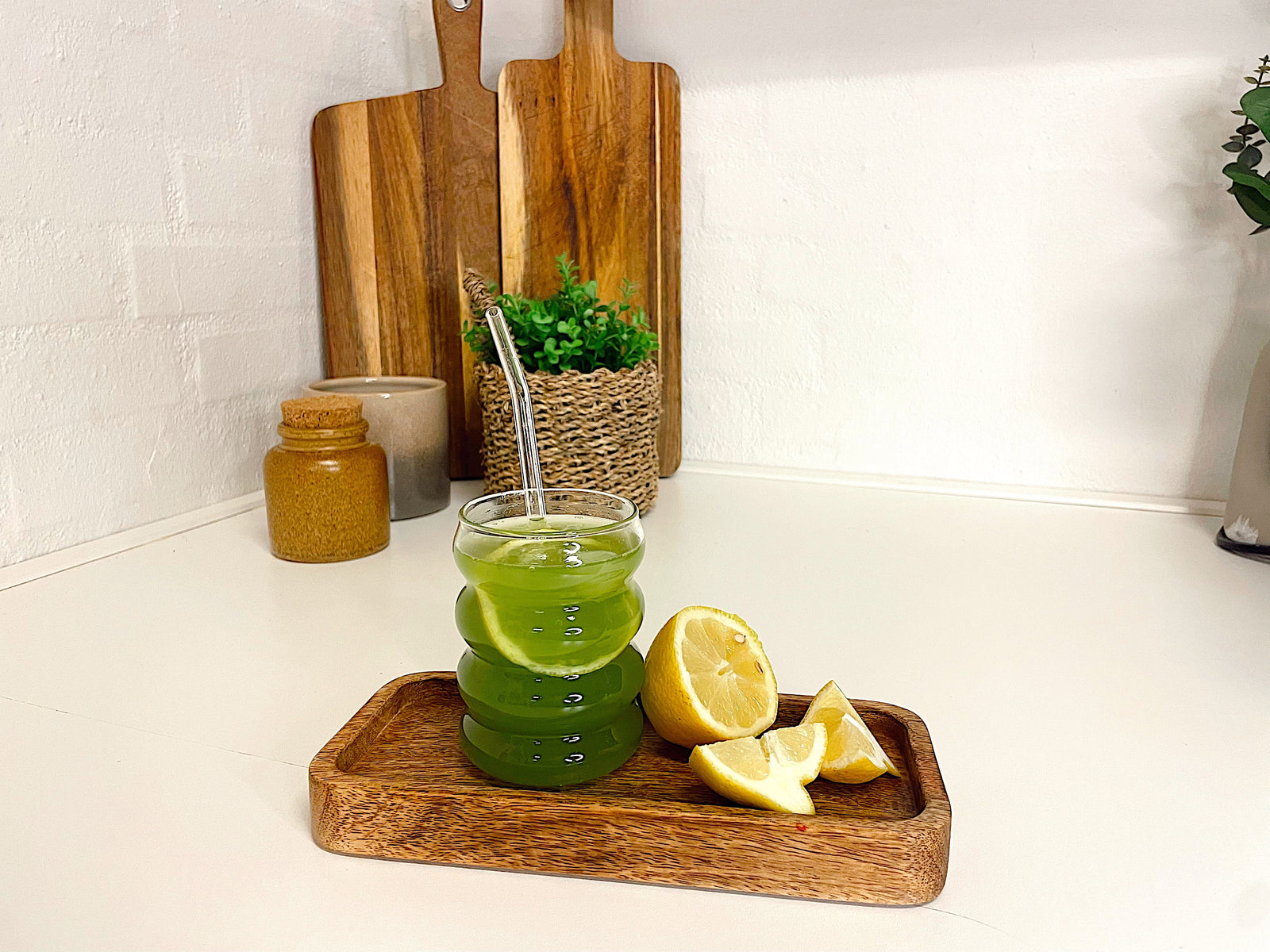 Citrus Matcha Cooler – Grüne Energie mit Zitronen-Kick