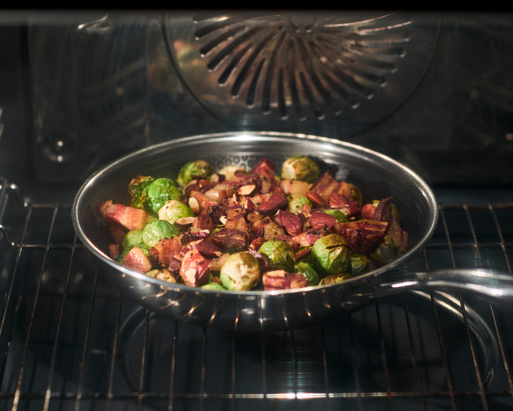 Baked Rosenkohl mit Mandeln und Speck