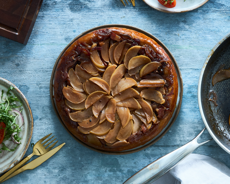 Galette mit Apfel, Zwiebeln und Speck