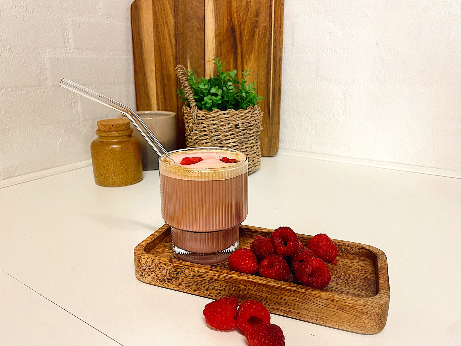 Berry Iced Latte – Kaffee mit dem Geschmack von Beeren & Sommerhimmel