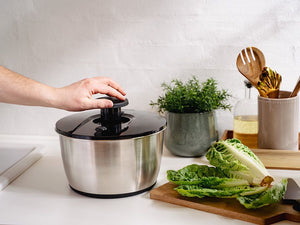 SALATSCHLEUDER AUS EDELSTAHL