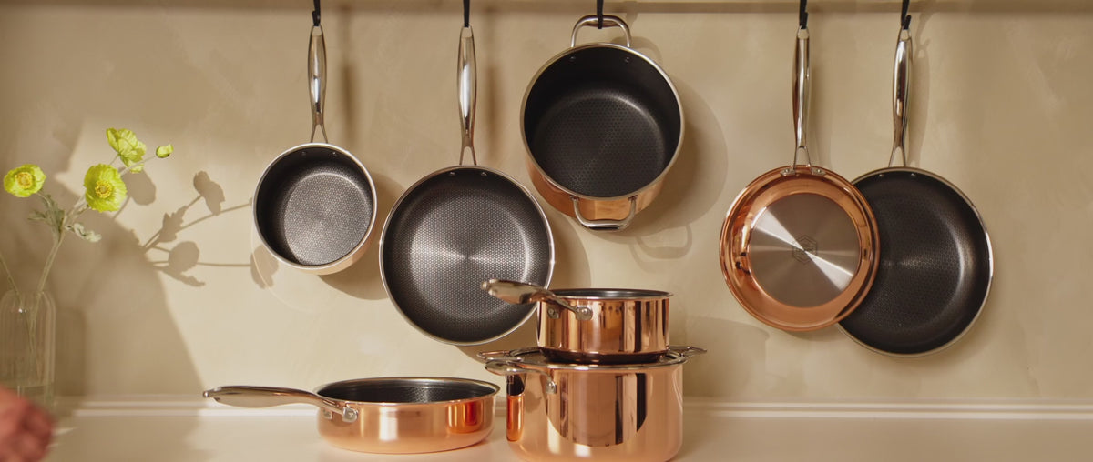 Indlæs video: 
KOBBER Hybrid non-stick sovsegryde 18CM